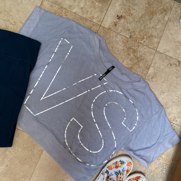 Victoria’s Secret Yoga Top Size S - Picture 2 of 4